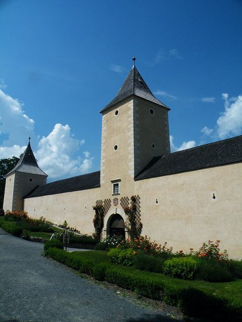 Замок Розенбург (Schloss Rosenburg)
