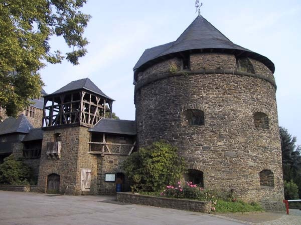 Замок Шлоссбург