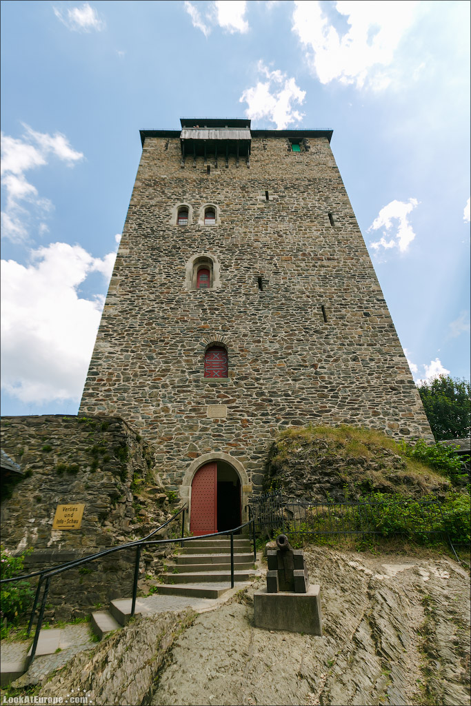 Замок Шлоссбург