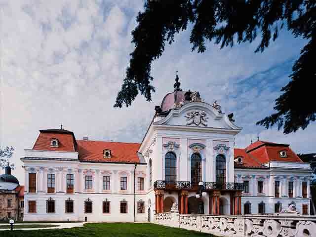 Замок Грашшалковичей в Венгрии